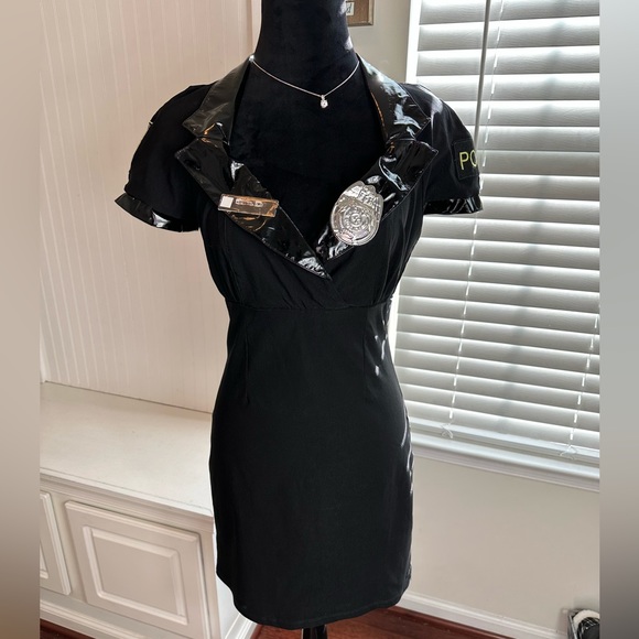 Spirit Other - Spirit of Halloween police woman costume